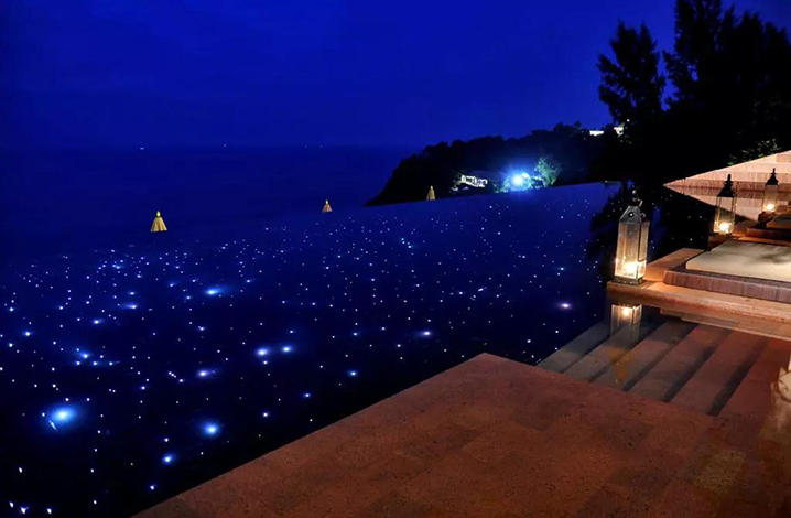 星空泳池